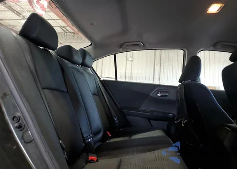 2015 Honda Accord Lx z USA, uszkodzony, nr VIN 1HGCR2F31FA076704